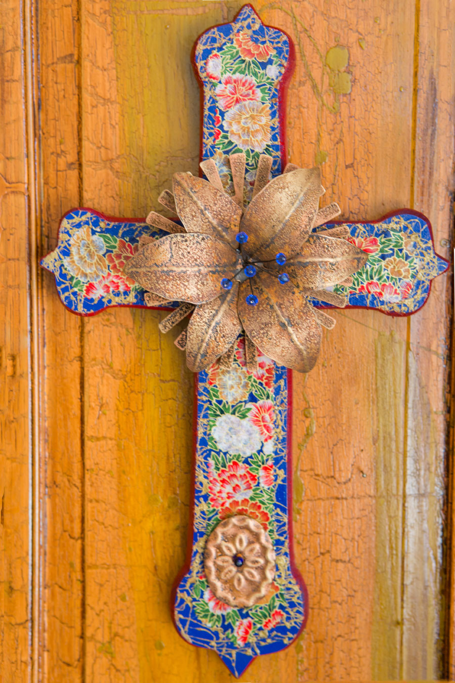 Wood Cathedral Cross With Sunburst Lily